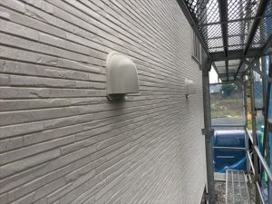 長泉町　下長窪マイホーム新築注文住宅　　外壁サイディングから換気フードがみえます