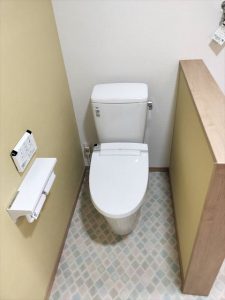 沼津市　借家トイレリフォーム　LIXILアメージュZ